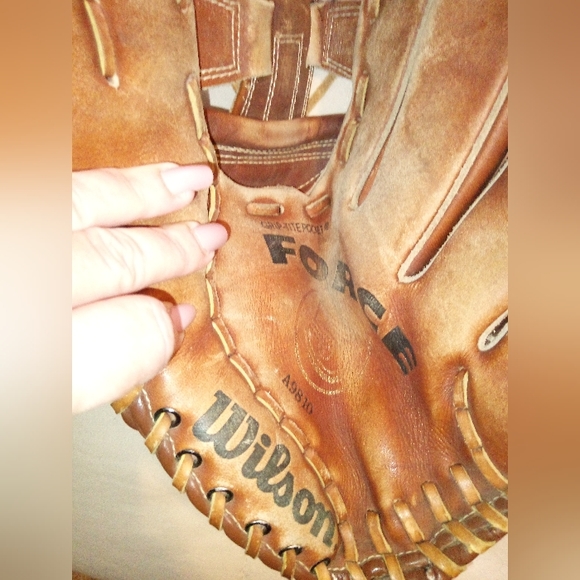 Vintage Wilson A9810 Softball Glove Right Throw 13" - Picture 4 of 6